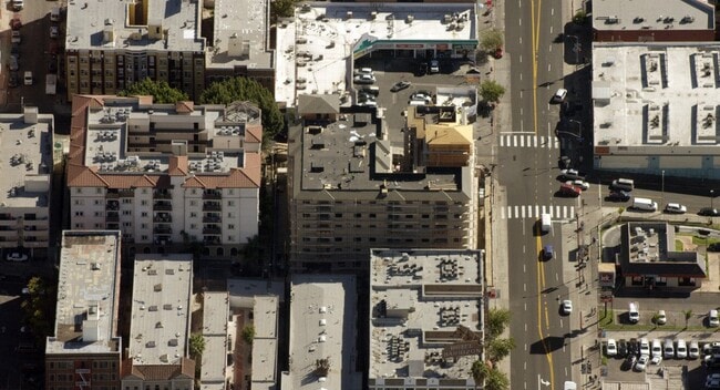 Photo - 1901 W 6th St