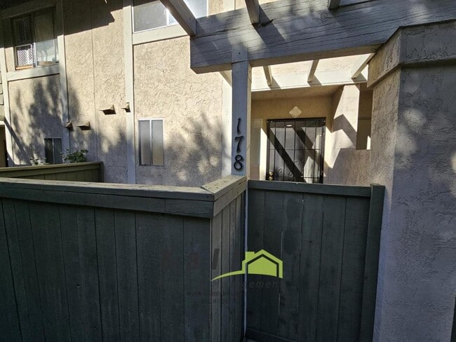 Photo - 3926 60th St