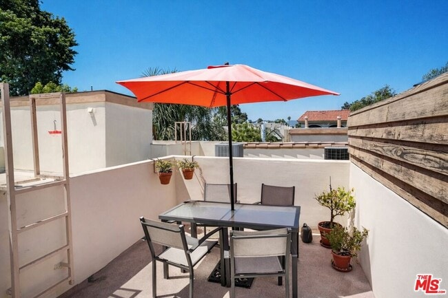 Photo - 11110 Camarillo St Unit 124