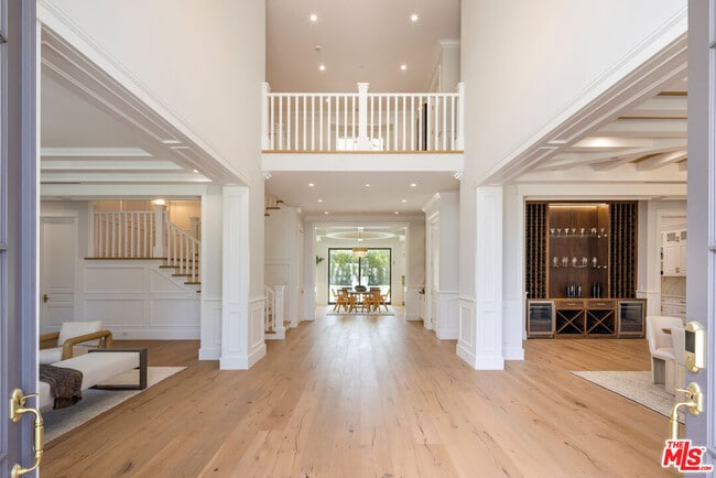 Photo - 5133 Louise Ave