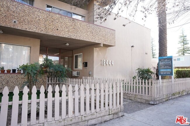 Building Photo - 18444 Collins St Unit 14 Rental