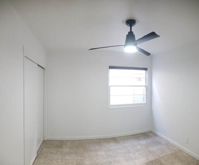 bedroom - 823 San Fernando Pl Unit B
