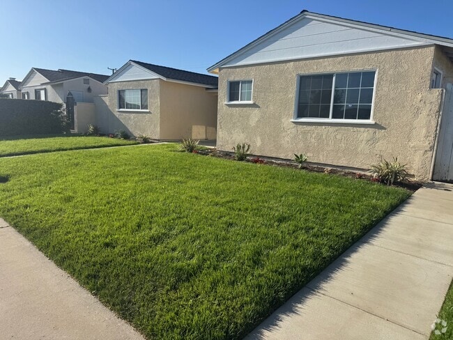 Building Photo - 1150 W Fir Ave Rental