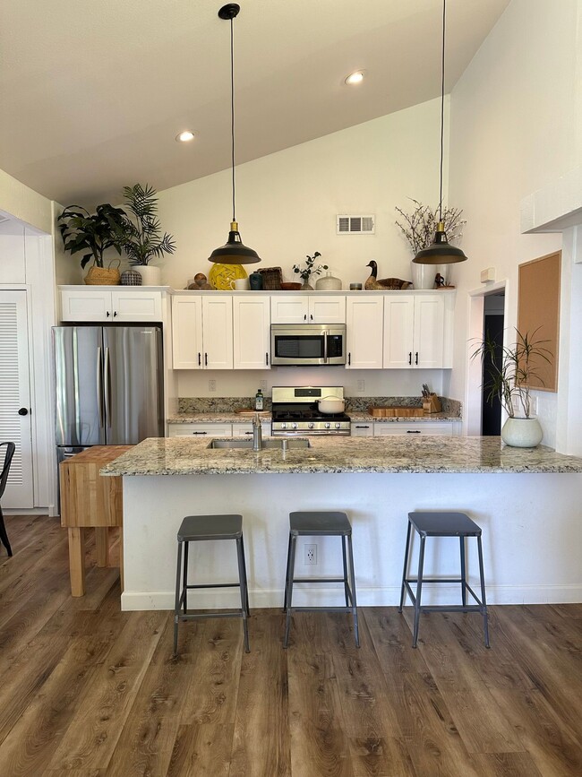 Photo - 303 Esplanade