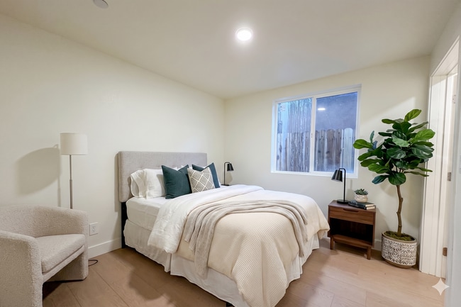 Photo - Brand New Luxury 4 & 5 Bed Units Unit #2120