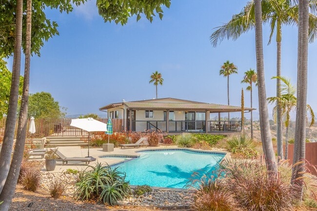 Building Photo - Spectacular Furnished 4 Bedroom/ 3 Bath Mid-Century Modern Retreat in Encinitas