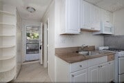 Photo - *OPEN HOUSE: 8/30 1:30-2:30PM* Studio in t... Unit 7415-A