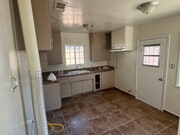 Photo - 735 Ramona Ave N