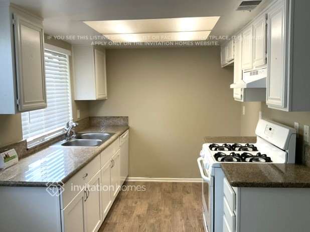 Photo - 1251 S Meadow Ln