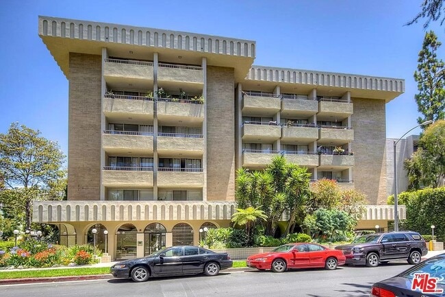 Building Photo - 1300 Midvale Ave Unit 202