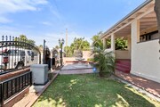 Photo - 1822 E 70th St House