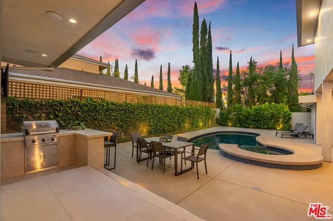 Photo - 2189 Summitridge Dr