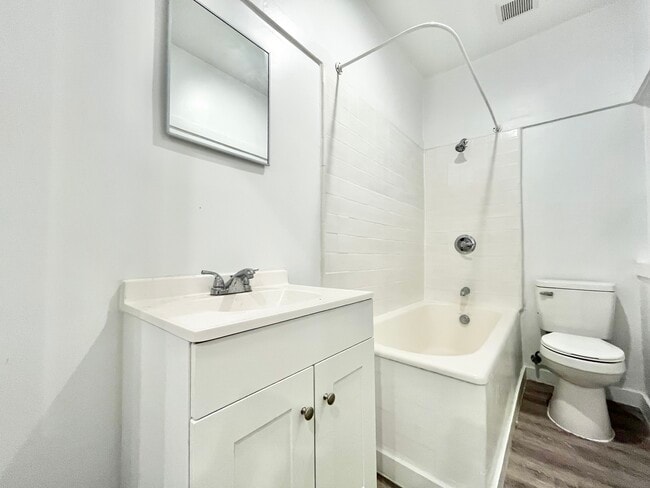 Photo - 1411 S Burlington Ave Unit 30