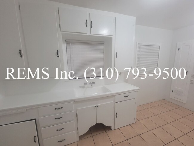 Photo - Front House with Garage Parking and Laundr... Unit 8920