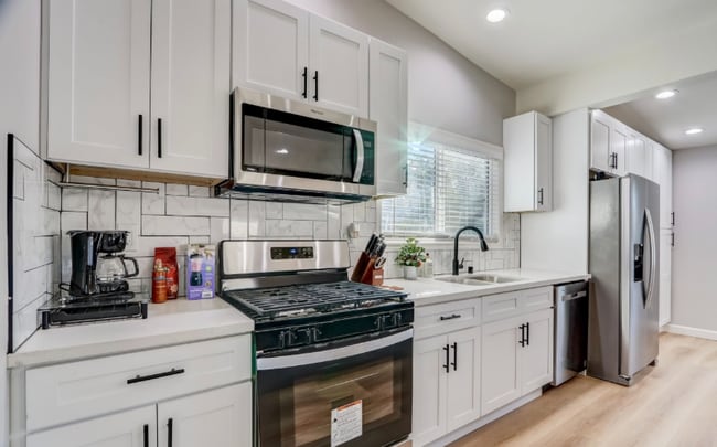 Photo - 7745 Geyser Ave