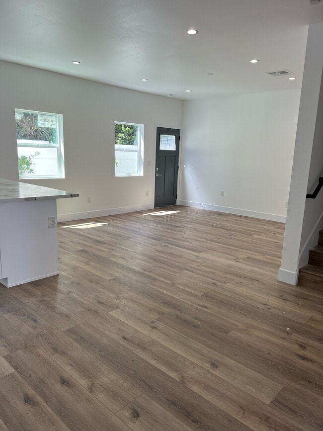 Photo - 6040 Gage Ave