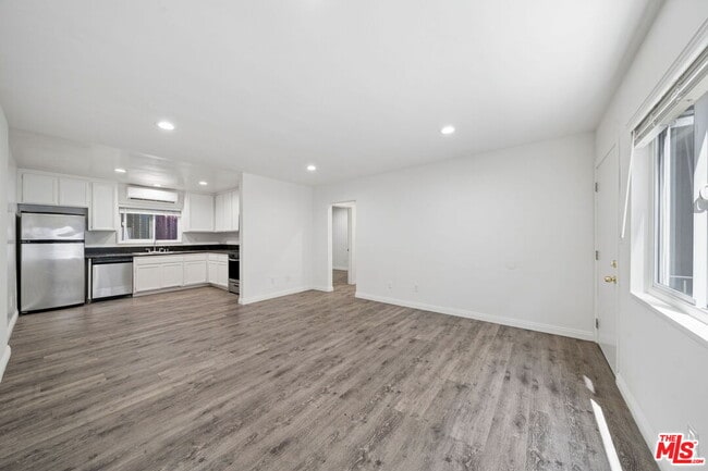 Building Photo - 510 Pacific Ave Unit 3