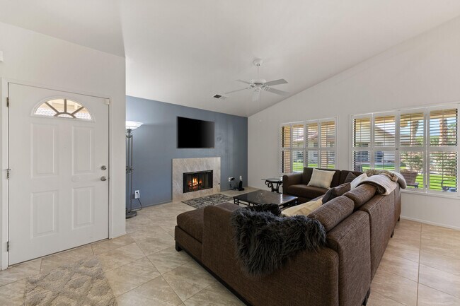 Photo - 42885 Scirocco Rd