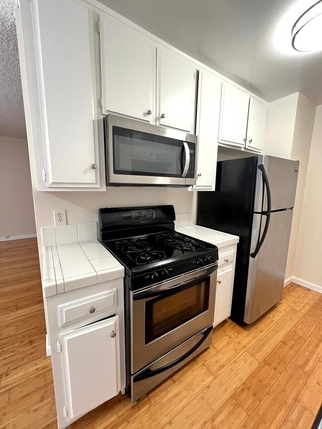 Photo - 1317 S Bundy Dr Unit 2