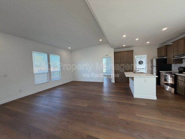 Photo - 759 W Chase Ave