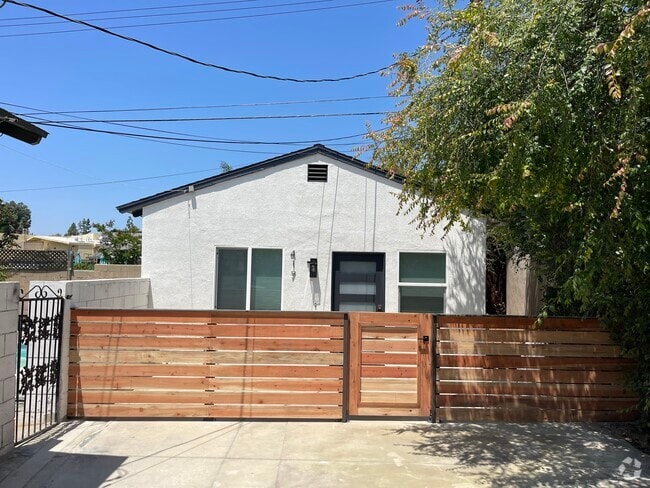 Building Photo - 417 Saint Augustine Ave Rental