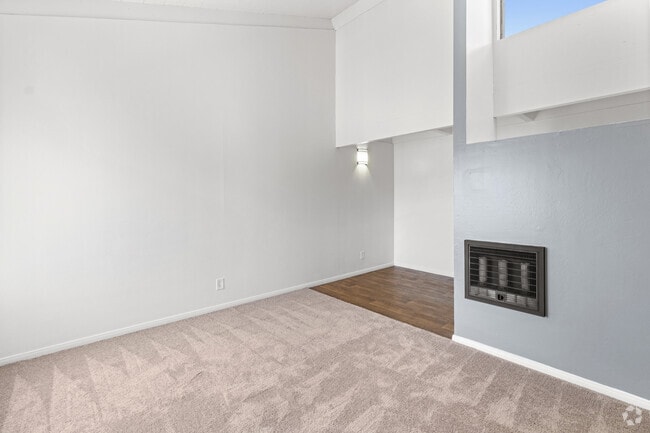 1BR, 1BA - 650SF - Classic - Living Room - Porta Rossa Apartments