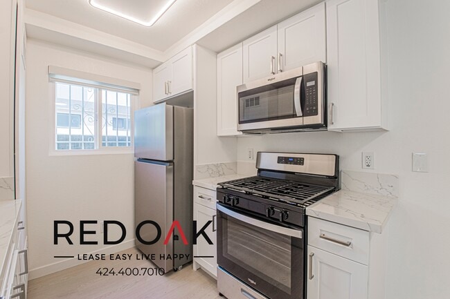 Photo - 912 N Ridgewood Pl Unit 2