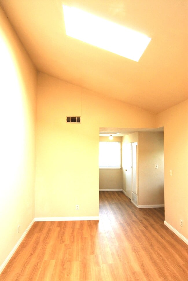 Photo - 230 16th Pl