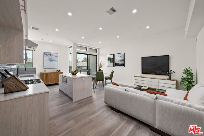 Photo - 1204 N Orange Grove Ave Condo