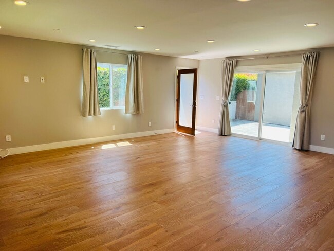 Photo - 709 Marguerite Ave Unit 709 Marguerite Avenue - A