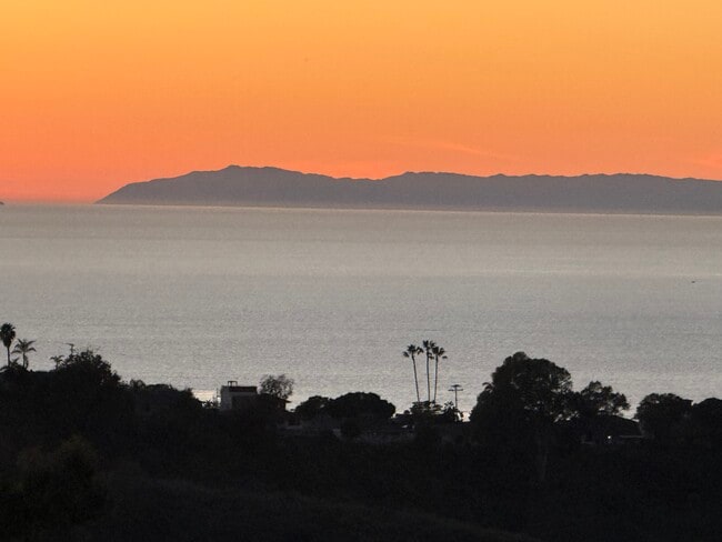 Building Photo - 42 Camino Katia