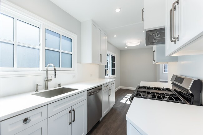 9927A - Durant Drive Apartments