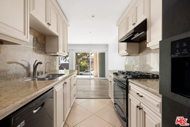 Photo - 423 Rexford Dr Unit 106