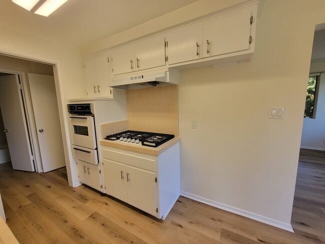 Photo - 13530 Leadwell St Unit 5