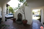 Photo - 1114 S Clark Dr House