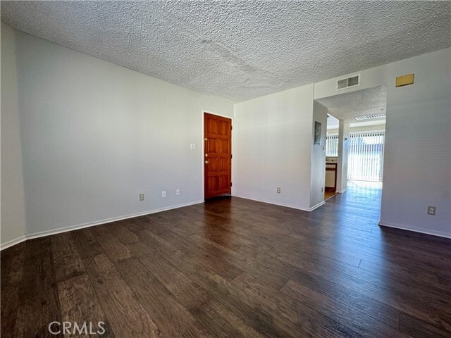 Building Photo - 987 E Del Mar Blvd Unit 13