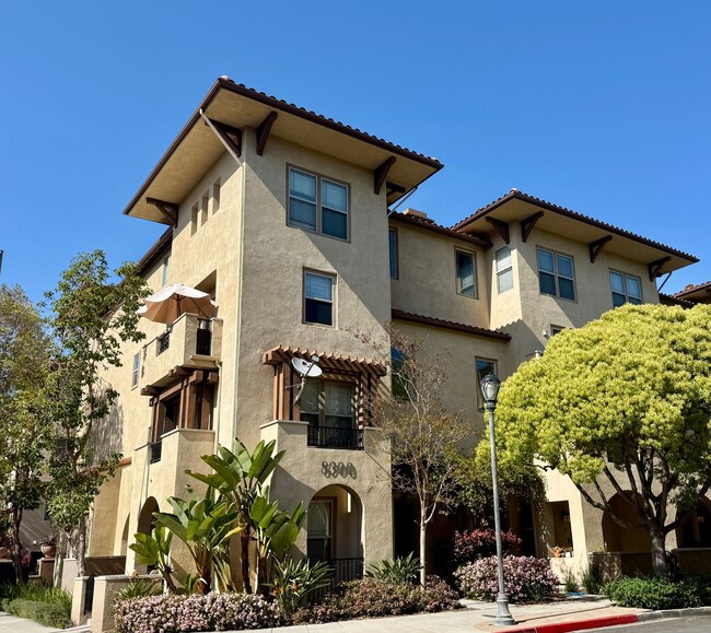 Stunning, 3 BD/2.5 BA, 2 Car Garage, Townh... - Stunning, 3 BD/2.5 BA, 2 Car Garage, Townh... Townhome
