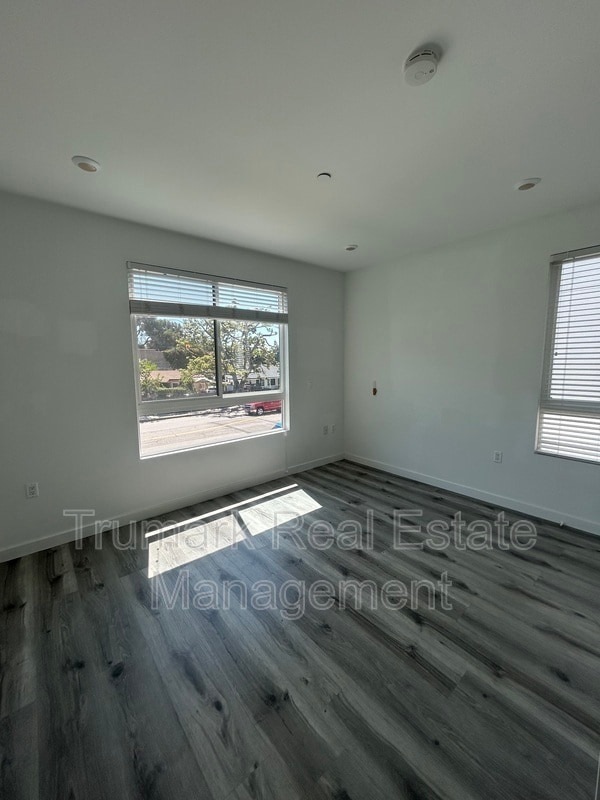 Photo - 11408 Sarah St Unit 205