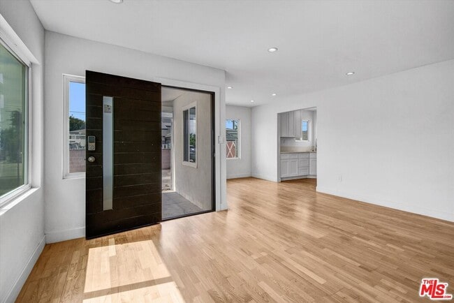 Photo - 21431 Moneta Ave