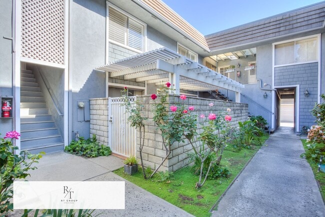 Building Photo - Arcadia School District | Quiet 4-Unit Community Unit 7