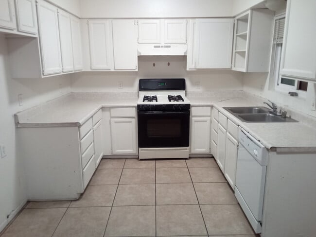 Photo - 11941 Lee Ave Unit 7