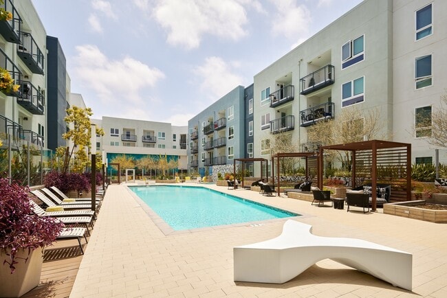 Symmetry - Symmetry Apartments