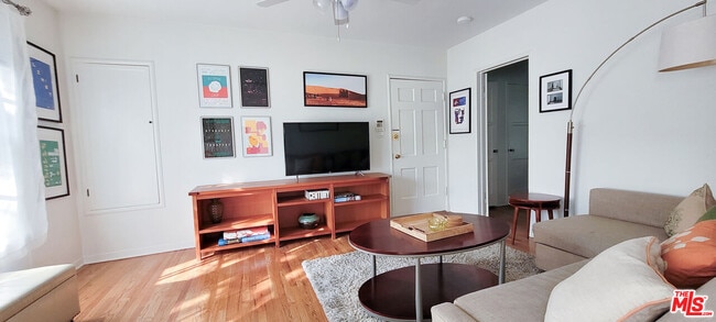 Photo - 7923 Norton Ave