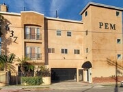 Photo - 637 S Grand Ave