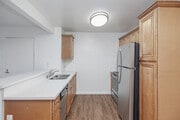 2BR, 2BA - 893SF - Kitchen - Camino Colony