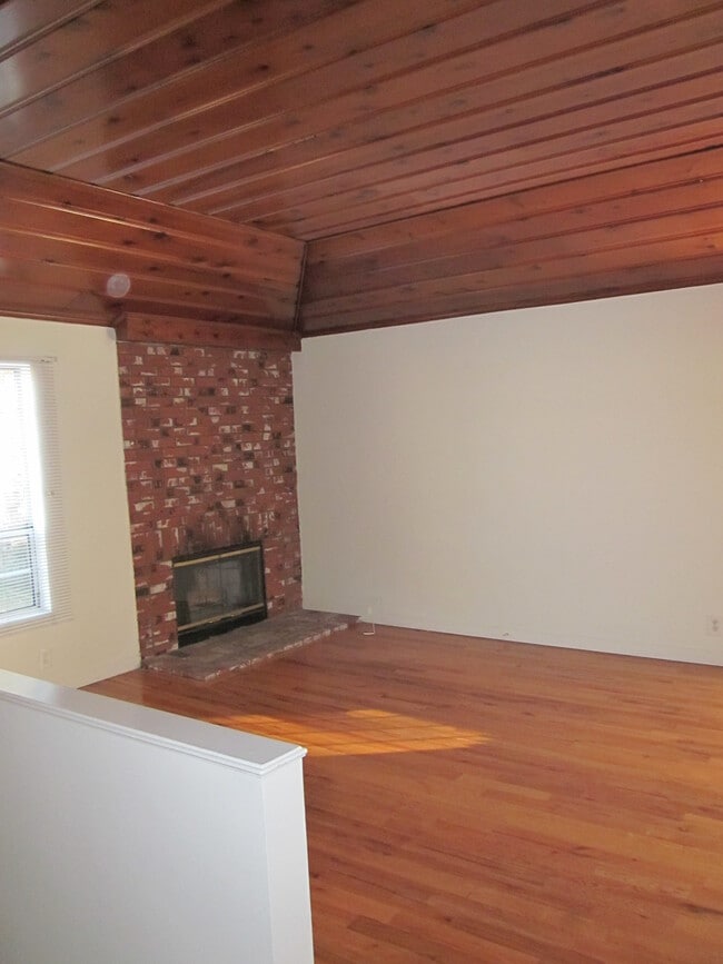 Photo - 5535 Radford Ave Unit 5535