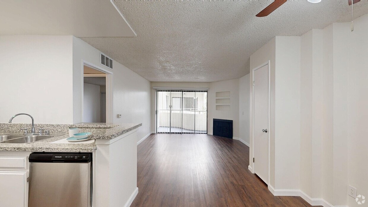 3D Tour - 825 S. Hobart Blvd.