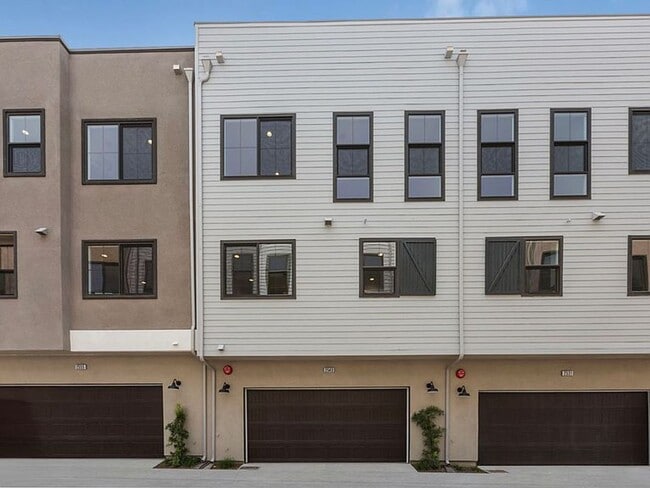 Photo - BRAND NEW 4 BED, 3.5 BATHS, 2070 SQ FT TOWNHOME BY KH HOMES