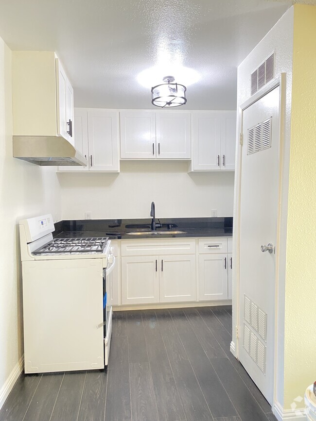 Building Photo - 4807 W 17th St Unit 3 Rental