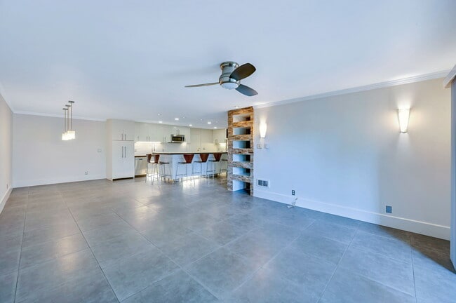 Photo - 101 Scholz Plaza Condo Unit 135